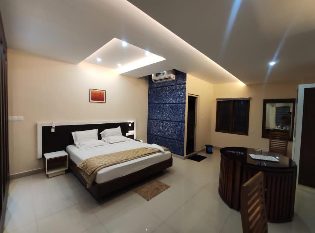 Issacs Regency Hotel Sultan Bathery Luaran gambar