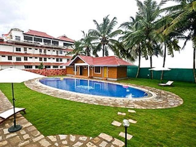 Issacs Regency Hotel Sultan Bathery Luaran gambar
